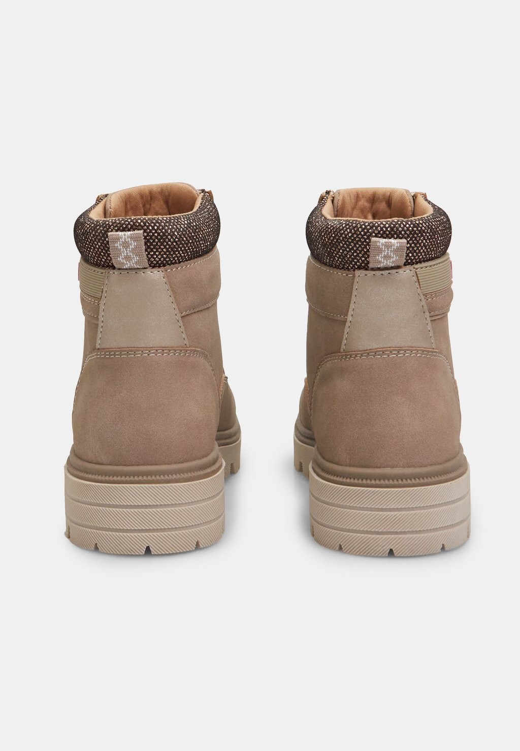 

Ботинки на шнуровке Bata, цвет Beige