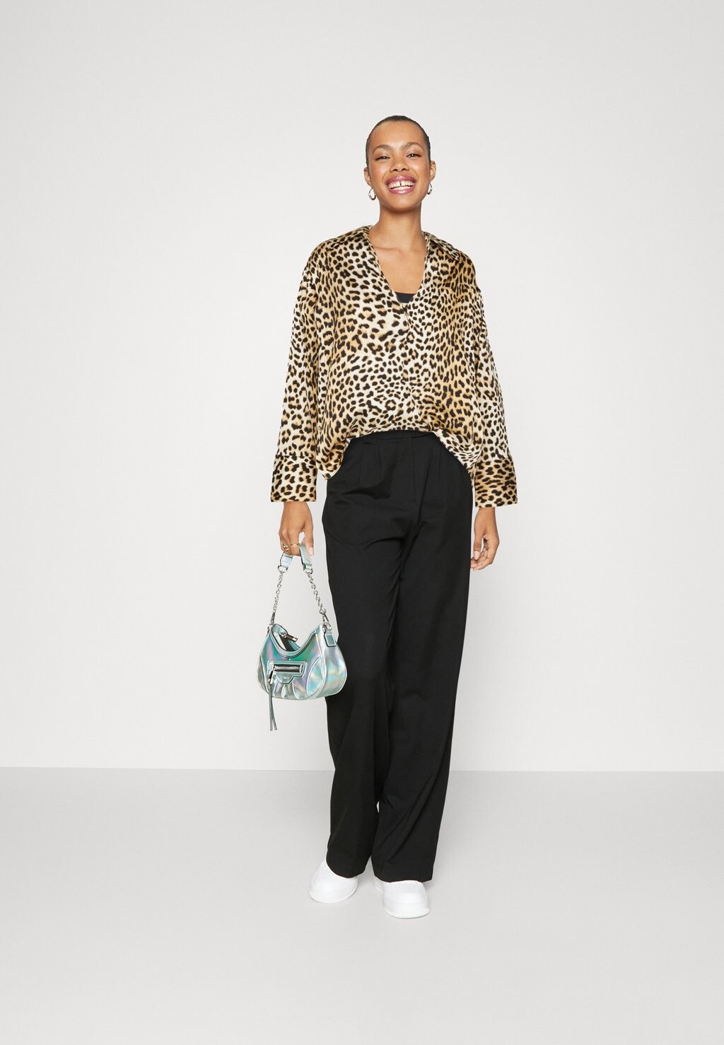 

Блузка Shirt Gina Tricot, бежевый