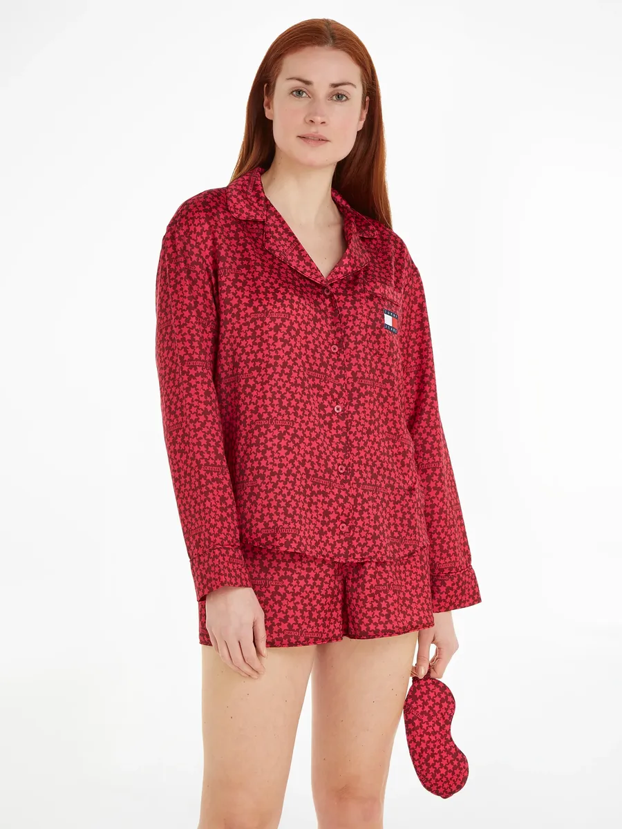 

Пижама Tommy Hilfiger Underwear "SHRT, SHT PANTS PJ PRT " (3 шт.), с маской для сна, цвет Tj_Star_Rouge_Aop