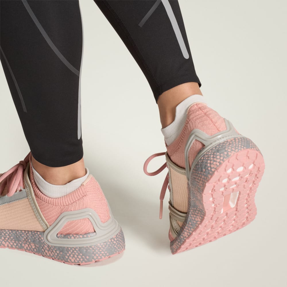 Кроссовки Adidas by Stella McCartney Ultraboost DNA Shoes, цвет Light Rosewood/Soft Powder/Willow Grey
