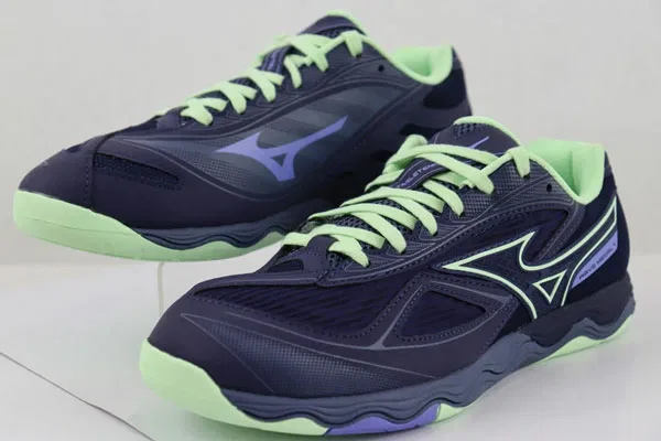 Кроссовки для настольного тенниса «Wave Medal 7» от Mizuno, 03 Navy X Lime X Purple — фото 2