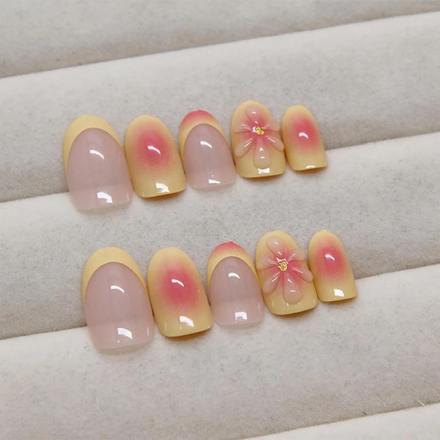 Накладные ногти «French Tips» с 5D цветами от Shimmerz Shimmerz — фото 3