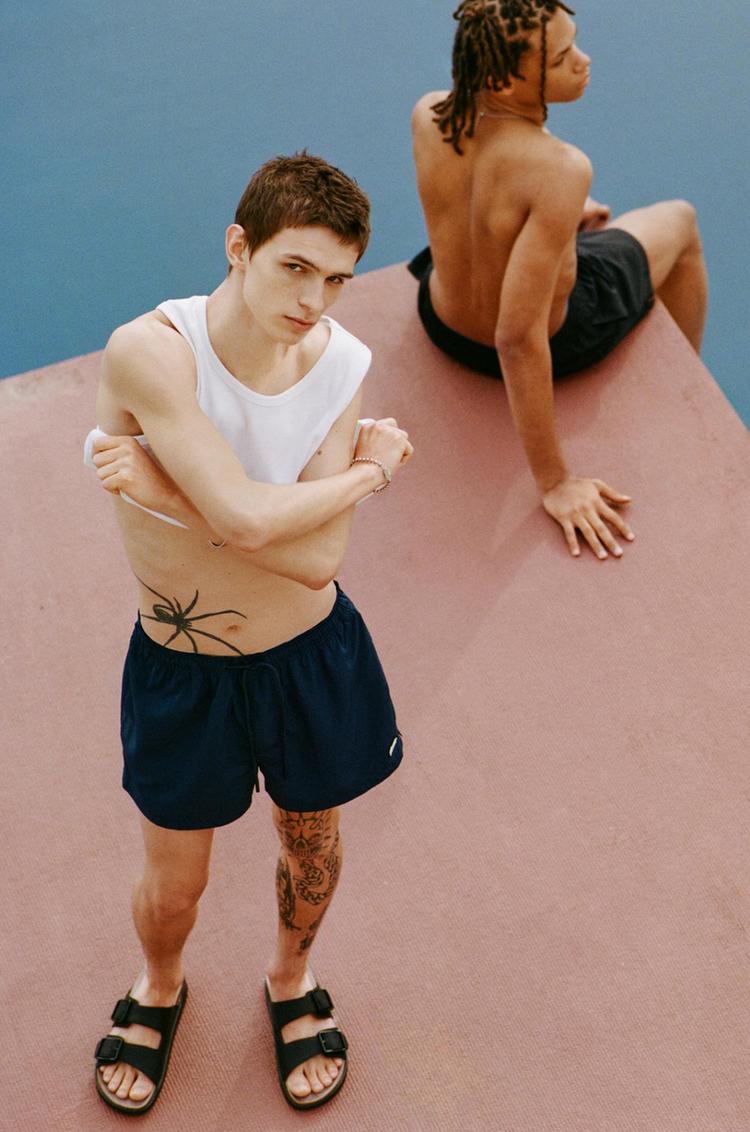 

Сандалии на плоской подошве с пряжкой Pull And Bear, черный