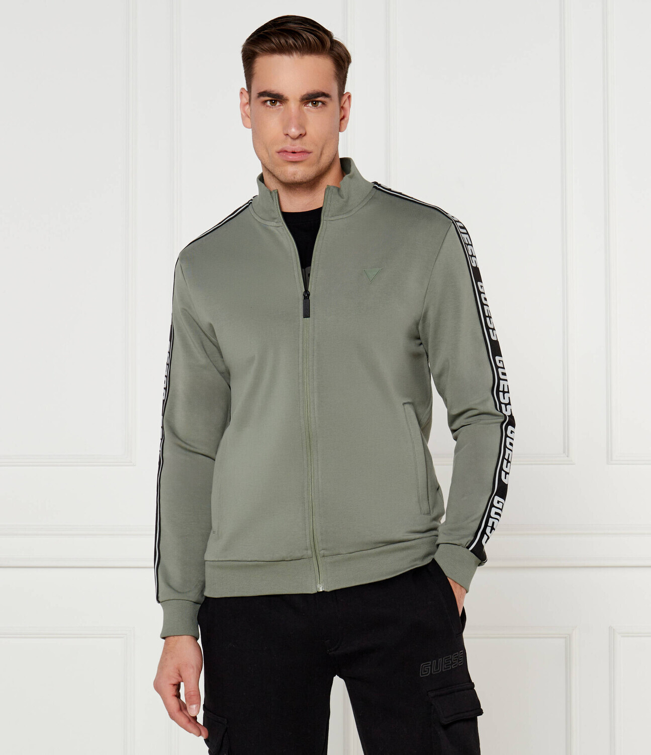 

Толстовка GUESS ACTIVE NEW ARLO Slim Fit, зеленый