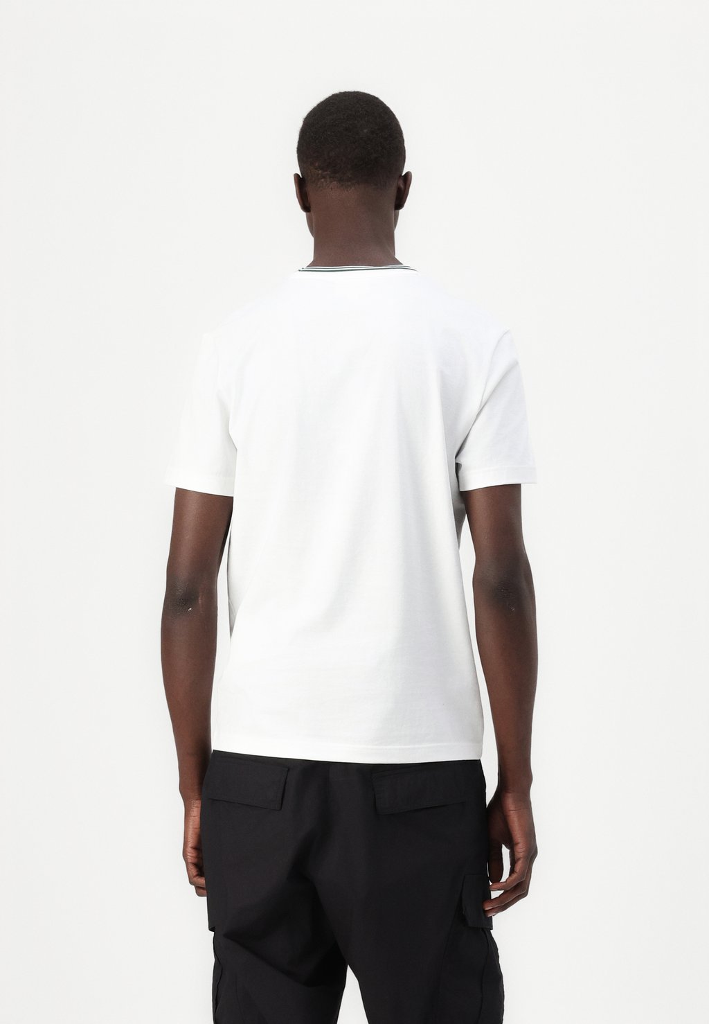 

Базовая футболка Lacoste, белый