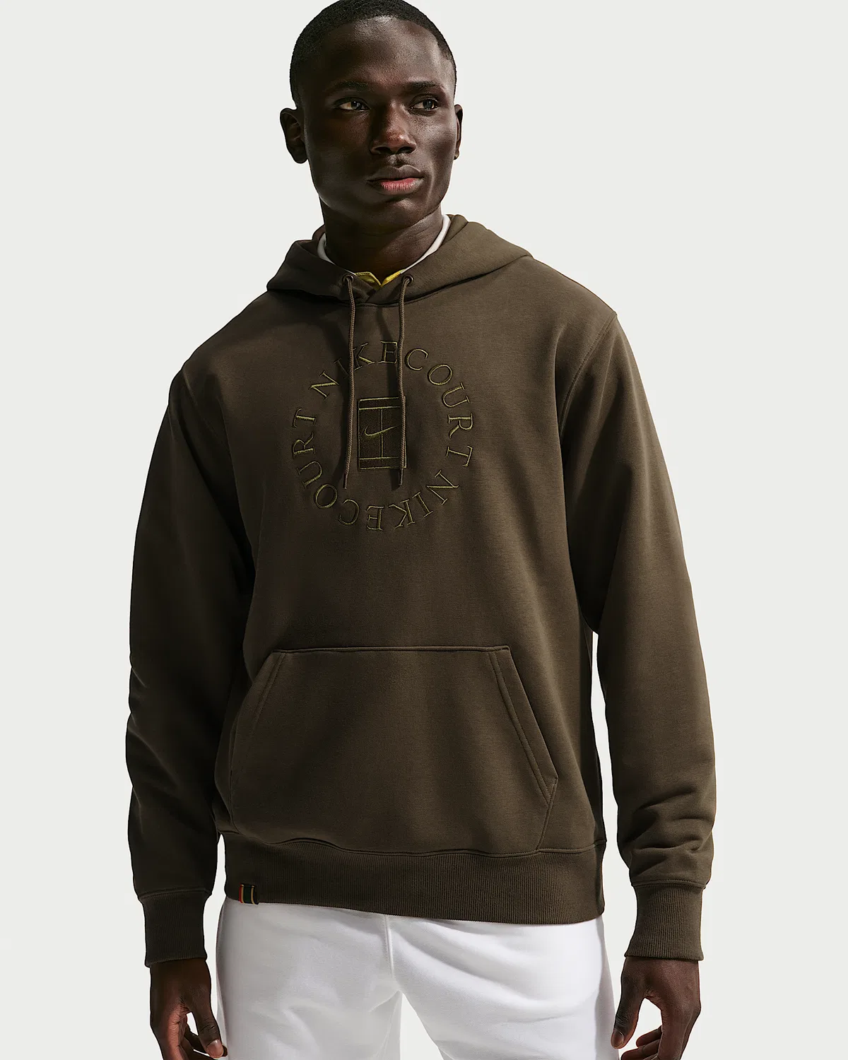 Мужская теннисная худи-пуловер NikeCourt Heritage Dri-FIT French Terry, Dark Hazel/Saffron Quartz