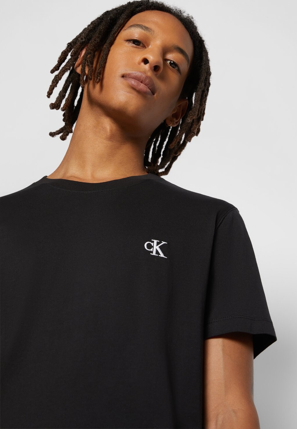 Базовая футболка Essential Slim Tee Calvin Klein Jeans, черный — фото 4