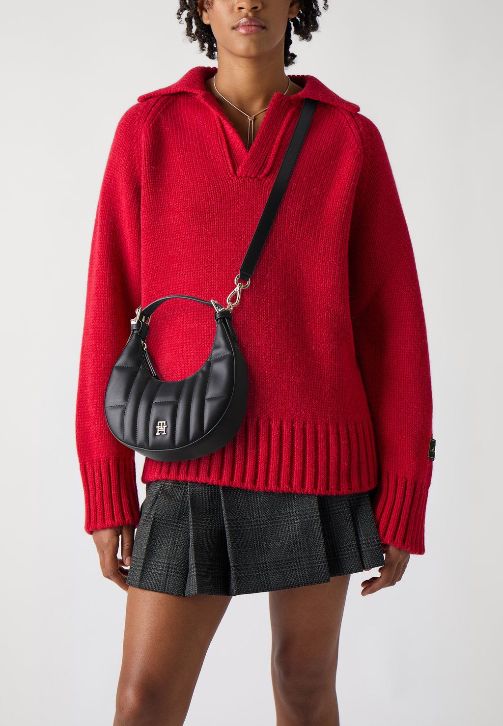 

Сумка FEMININE MOON Tommy Hilfiger, черный