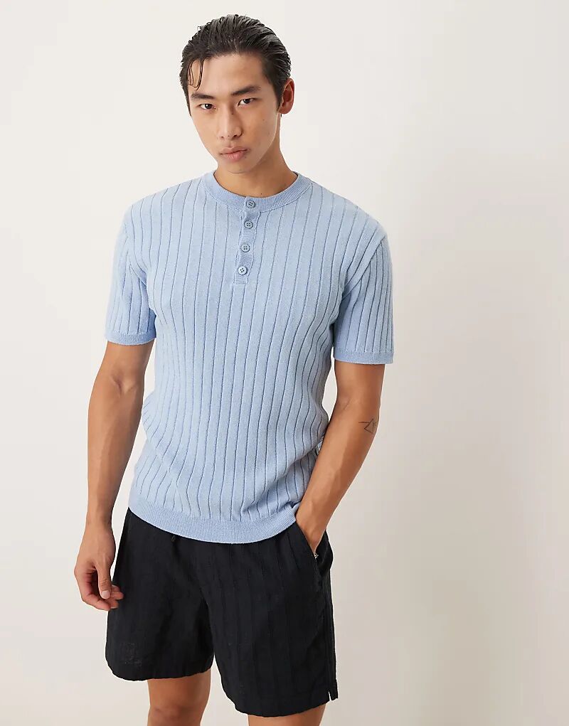 

Футболка ASOS DESIGN Muscle Fit с воротником хенли светло-голубого цвета