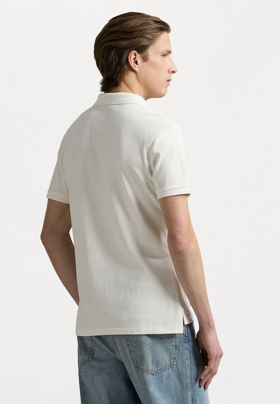 Поло Polo Ralph Lauren THE ICONIC MESH POLO SHIRT, Pale Cream/Off-White — фото 3