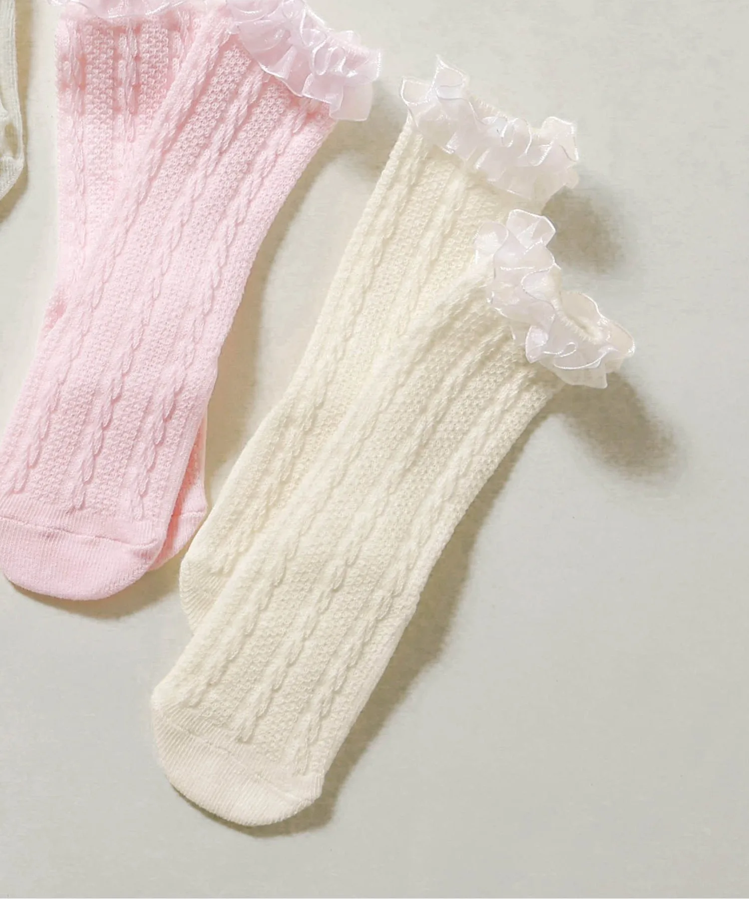 Детские носки высокие с рюшами BREEZE OMEKASHI BABY HIGHSOCKS off-white