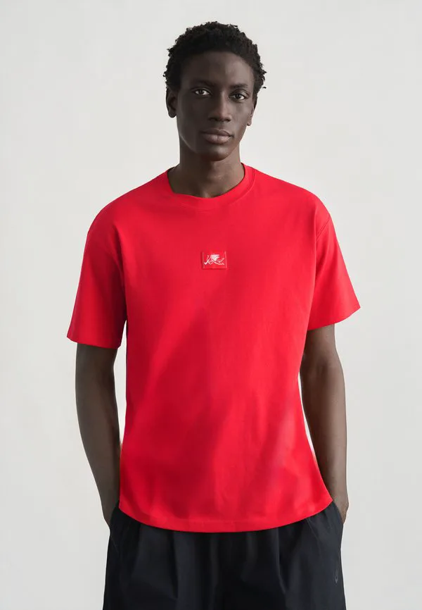 Футболка с принтом «любовь в воздухе» Nike Sportswear, University Red