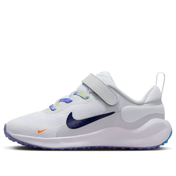 

Революция кроссовок 7 следующая натура se Nike, белый