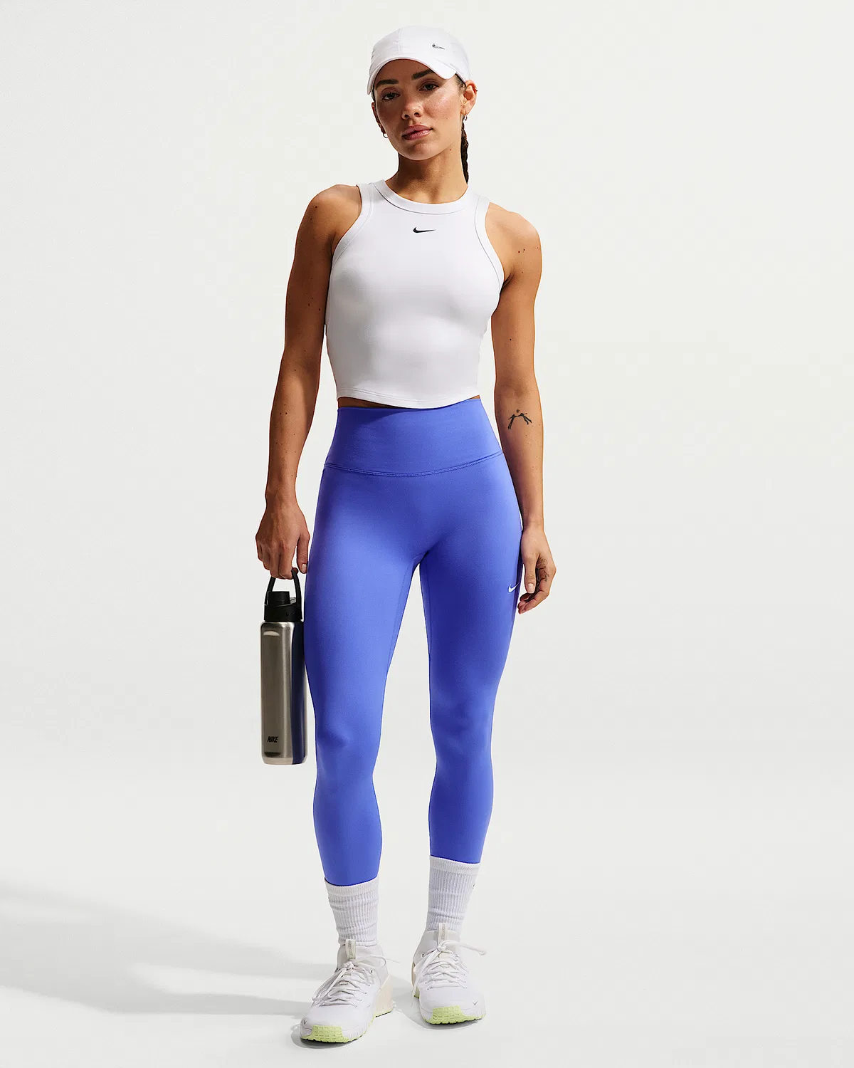 Женский укороченный топ Nike One Fitted Dri-FIT, White/Black — фото 4