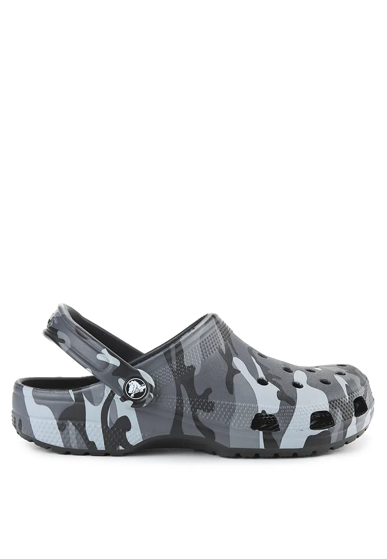 Сандалии, камуфляжный принт, Classic Clog, цвет камуфляж Crocs