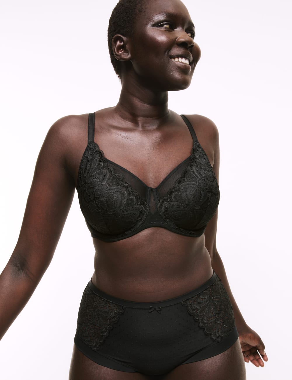 

Бюстгальтер с полной чашкой Amelia Lace Natural Lift Marks & Spencer, черный