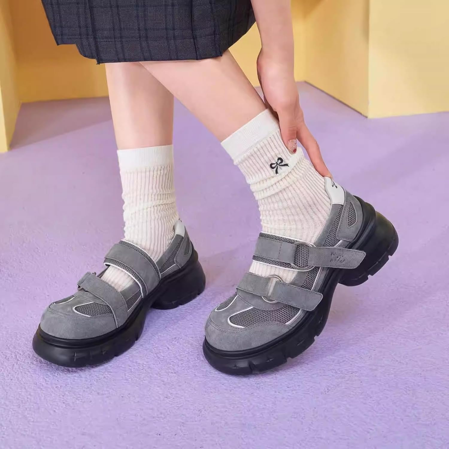 Кроссовки Mary Janes Sneakerina Балетные кроссовки для женщин Теннисная обувь Плоские сандалии Повседневная удобная милая кавайная элегантная модная стильная обувь Подарки Спорт Весна Лето Осень На улице Lokolucx, серый — фото 3