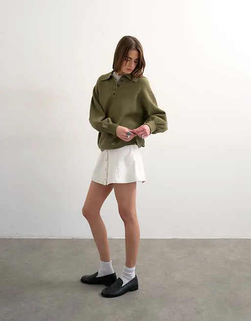 

Джинсовая мини-юбка с пуговицами Topshop цвета экрю