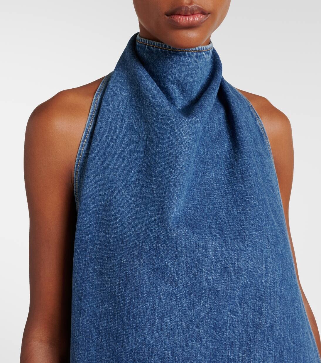 Верх из денима с накидкой Alaïa, цвет bleu vintage — фото 4