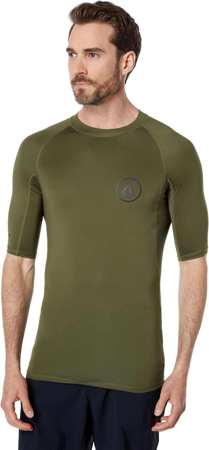 

Плавки Volcom Lido Solid Regular Fit Short Sleeve Rashguard, цвет Military