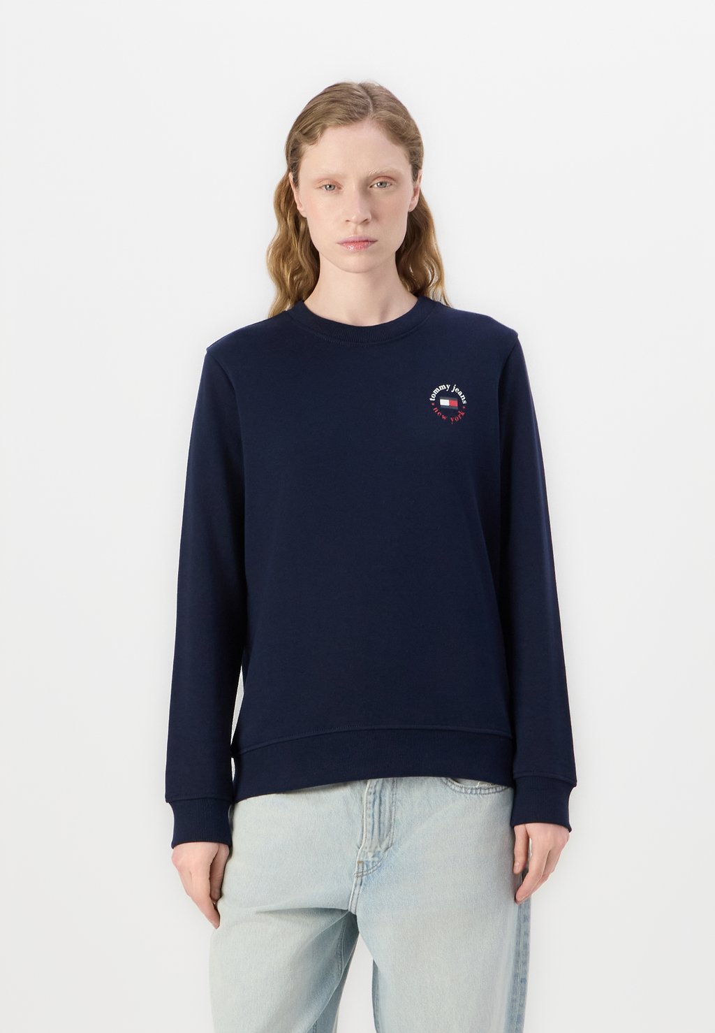 

Толстовка TJW ESSENTIAL LOGO CREW Tommy Jeans, темно-синий