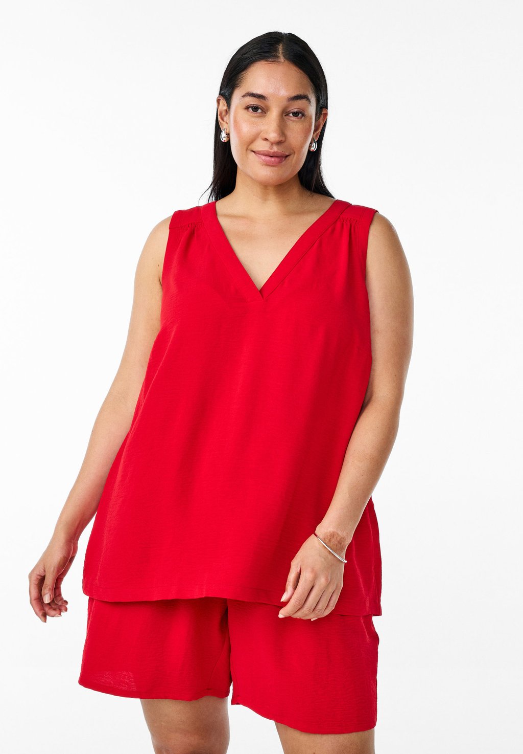 

Топ ÄRMELLOSES MIT FALTENDETAILS - Blouse Zizzi, красный