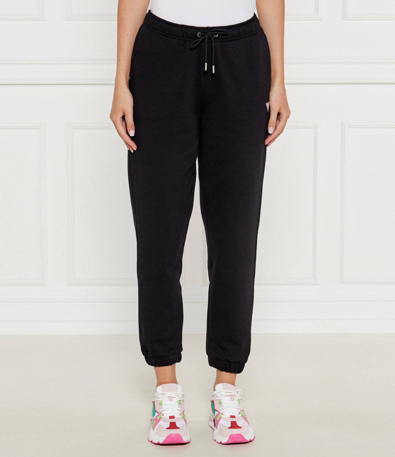 

Спортивные брюки Guess Jeans Regular Fit, черный