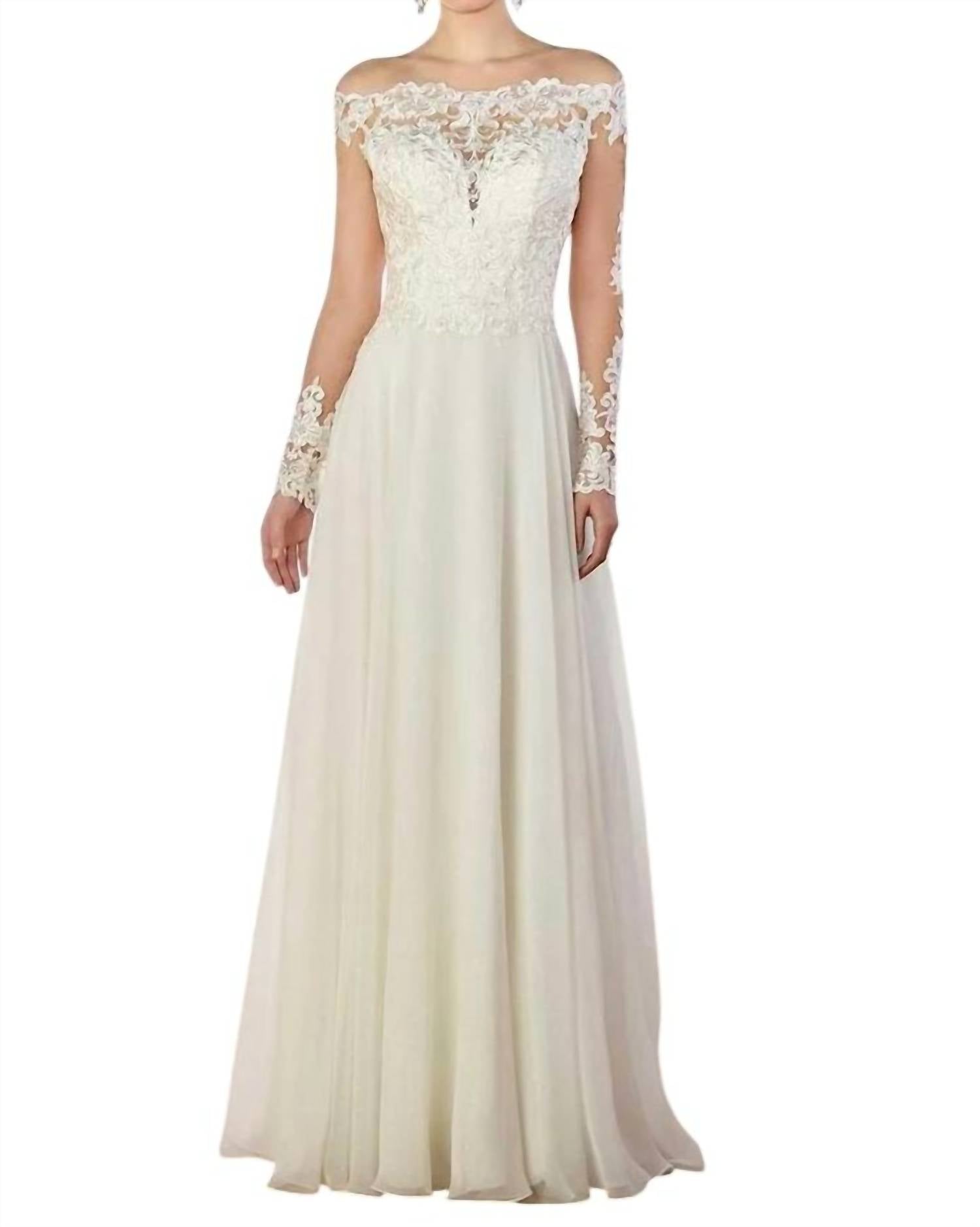 

Свадебное платье с открытыми плечами цвета айвори Essence of Australia, слоновая кость