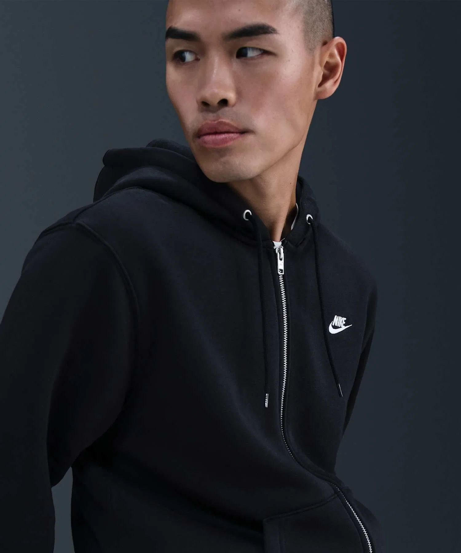 Мужская флисовая толстовка Nike Club на молнии FN3862-010, черная. — фото 3