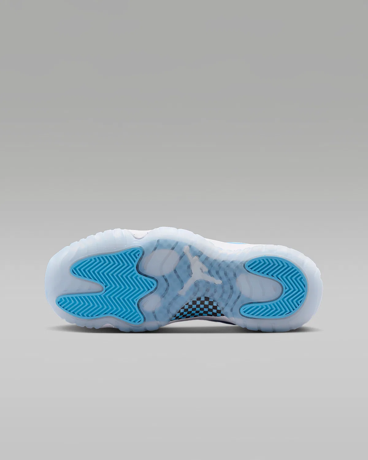 Детские кроссовки Air Jordan 11 Retro Low "University Blue", White/Black/University Blue — фото 2
