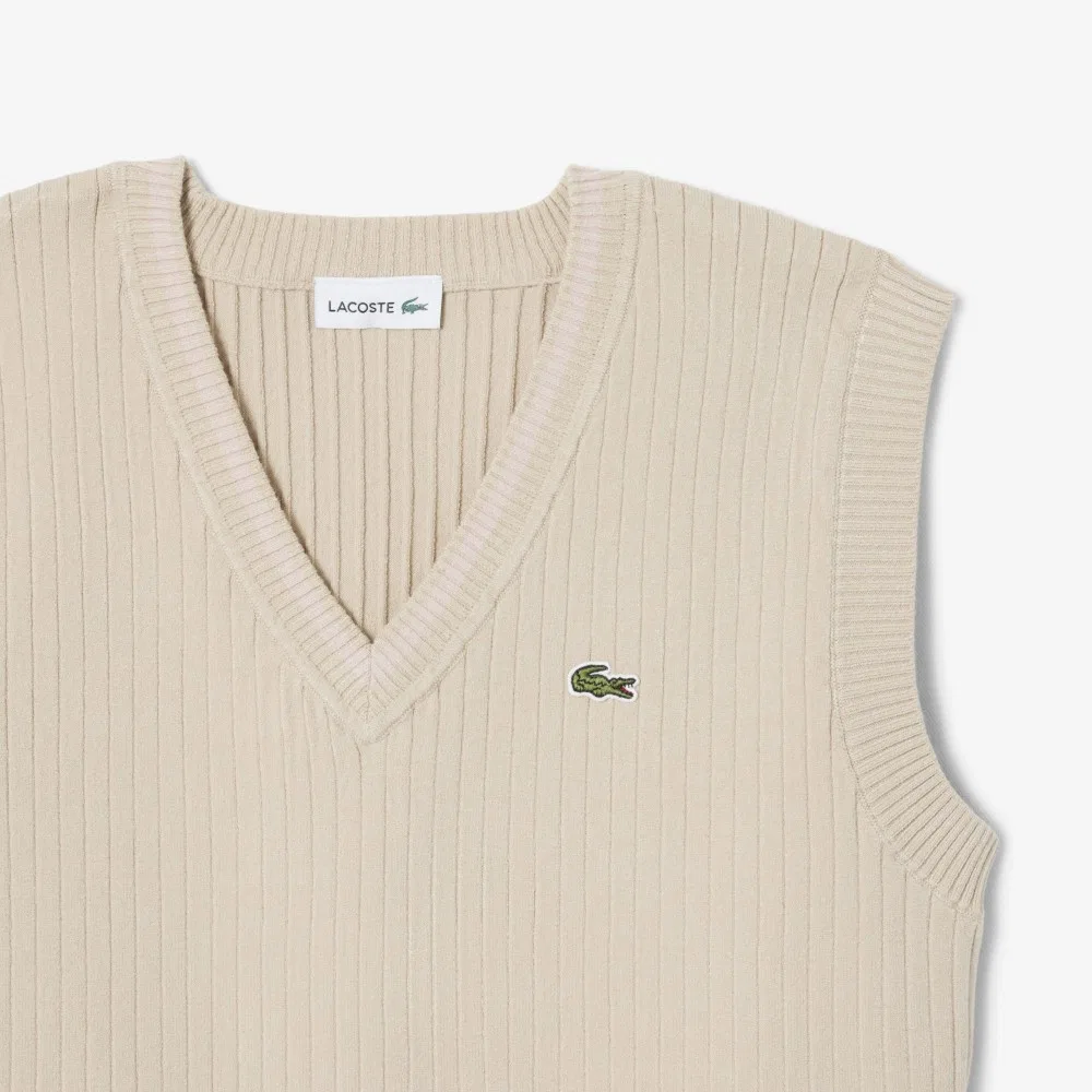 Детский свитер с V-образным вырезом бежевый от Lacoste — фото 3