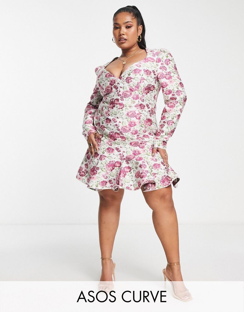 

Жаккардовое платье мини с вырезом сердца и длинными рукавами ASOS LUXE Curve