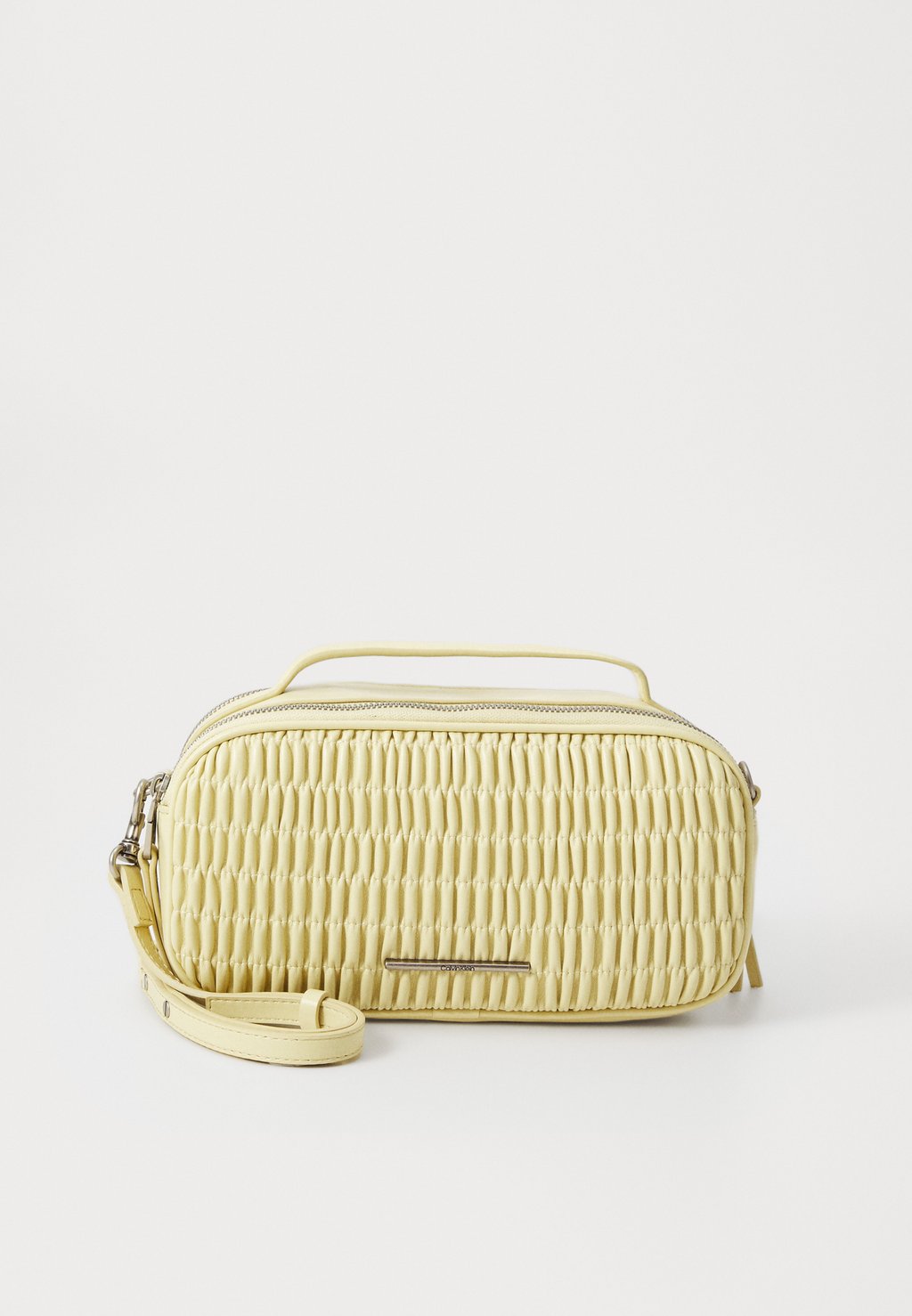 

Сумка RUCHED CROSSBODY CAMERA BAG Calvin Klein Jeans, серый