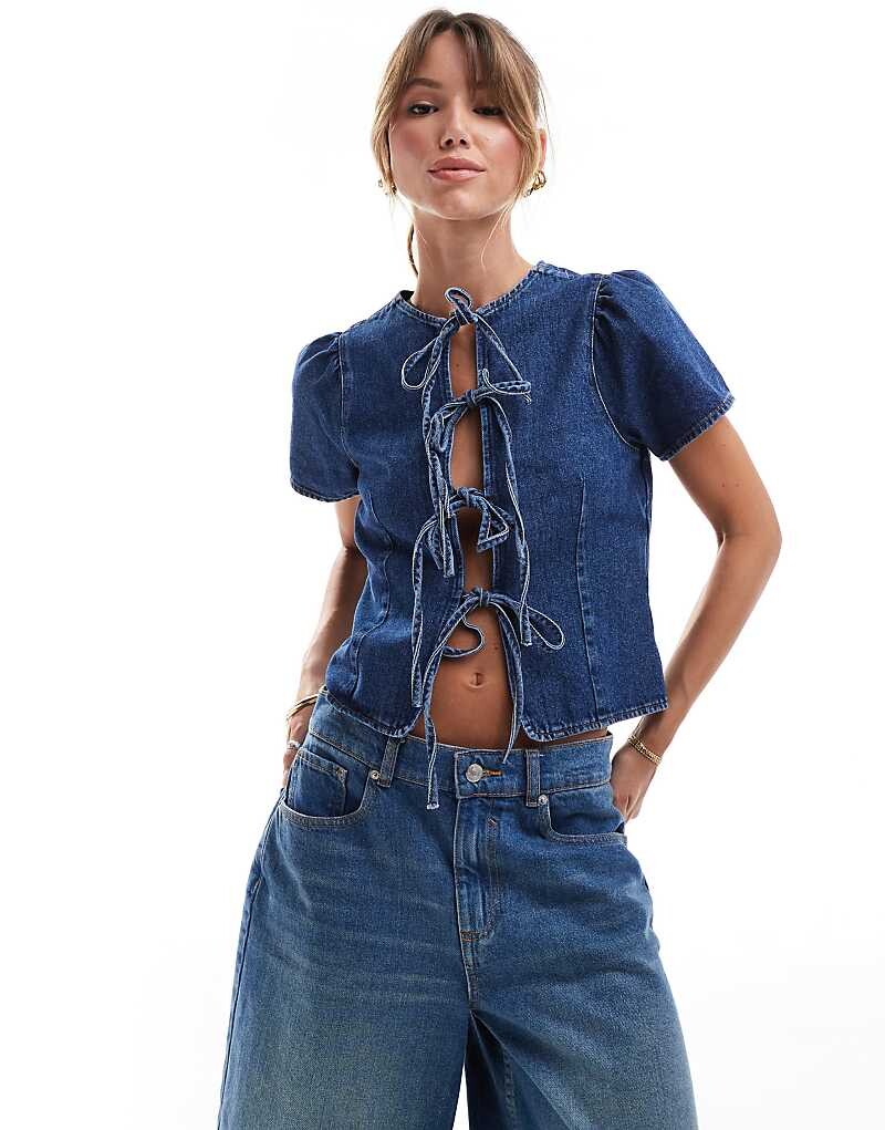 

Синий джинсовый топ с короткими рукавами и завязкой спереди ASOS DESIGN