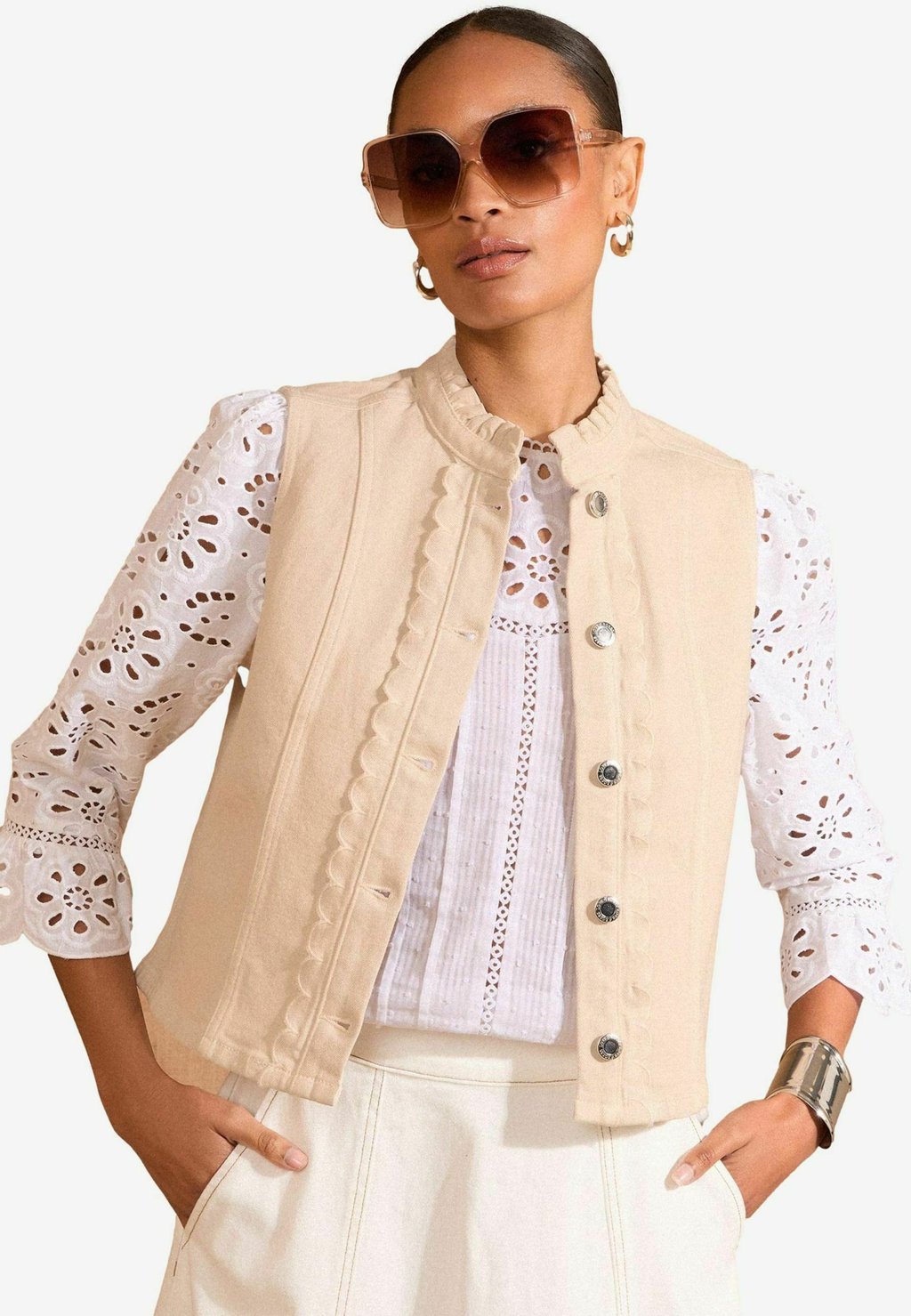 

Жилет REGULAR FIT - SCALLOP EDGE DETAIL Love & Roses, бежевый