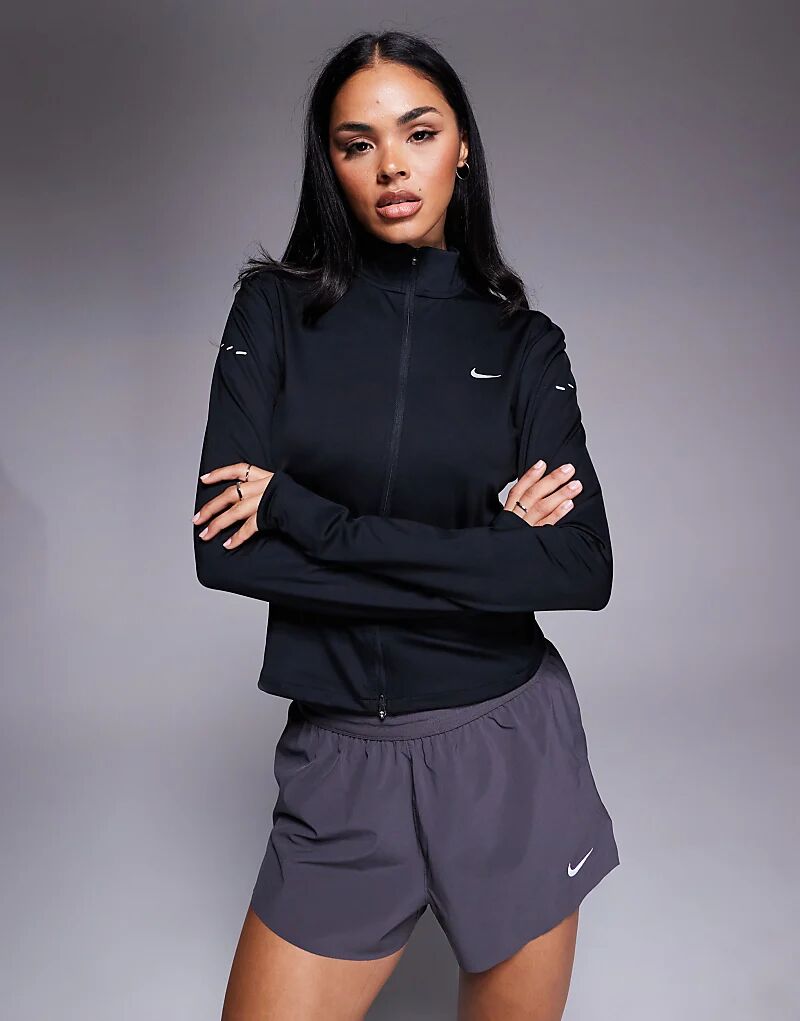 

Топ на молнии Nike Running Swift Dri-FIT с застежкой-молнией черного цвета