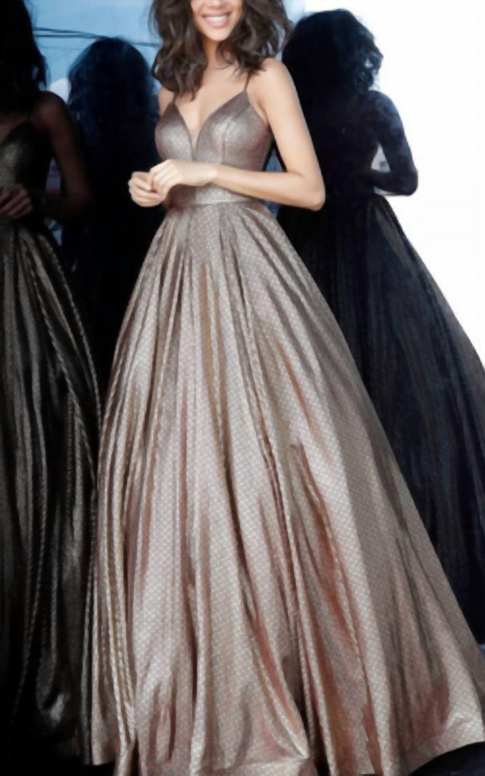 

Металлическое бальное платье в золотых и винно-красных тонах JOVANI