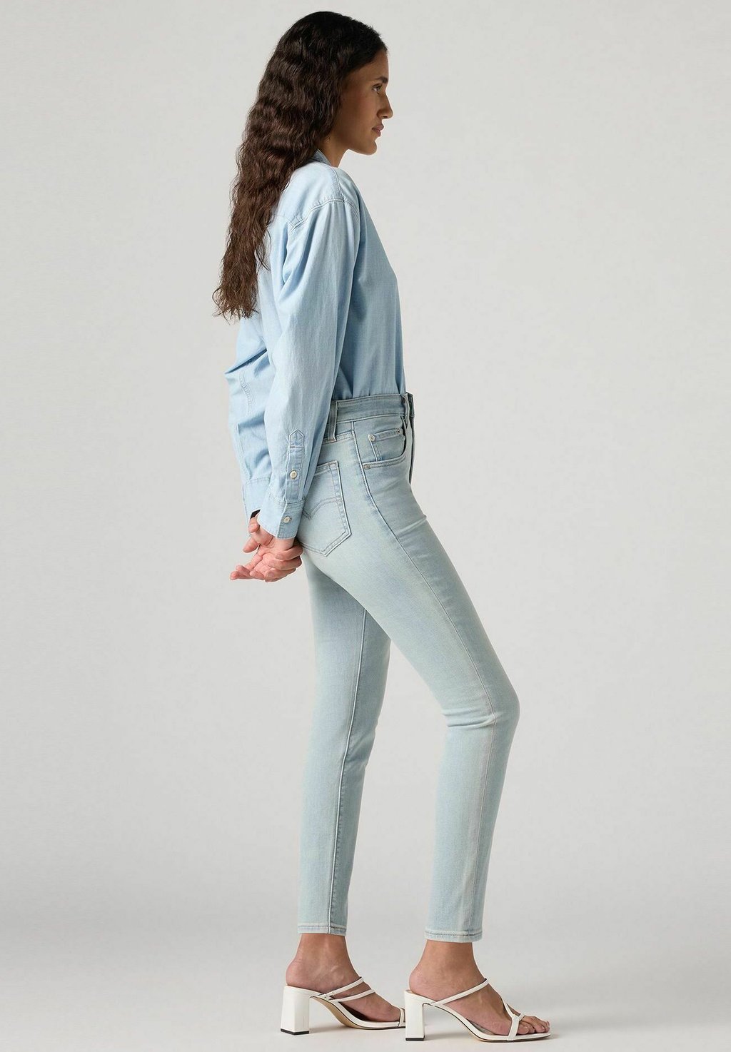 Джинсы скинни HIGH RISE SKINNY Levi's, светло-голубой — фото 4