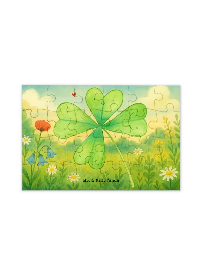 

Mr. & Mrs. Panda Дизайн в виде цветка-клевера без надписи, выполненный белым цветом