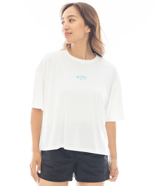 

BILLABONG GIRL Женская укороченная хлопковая футболка с коротким рукавом, эффектом "раш" и логотипом Billabong, белая