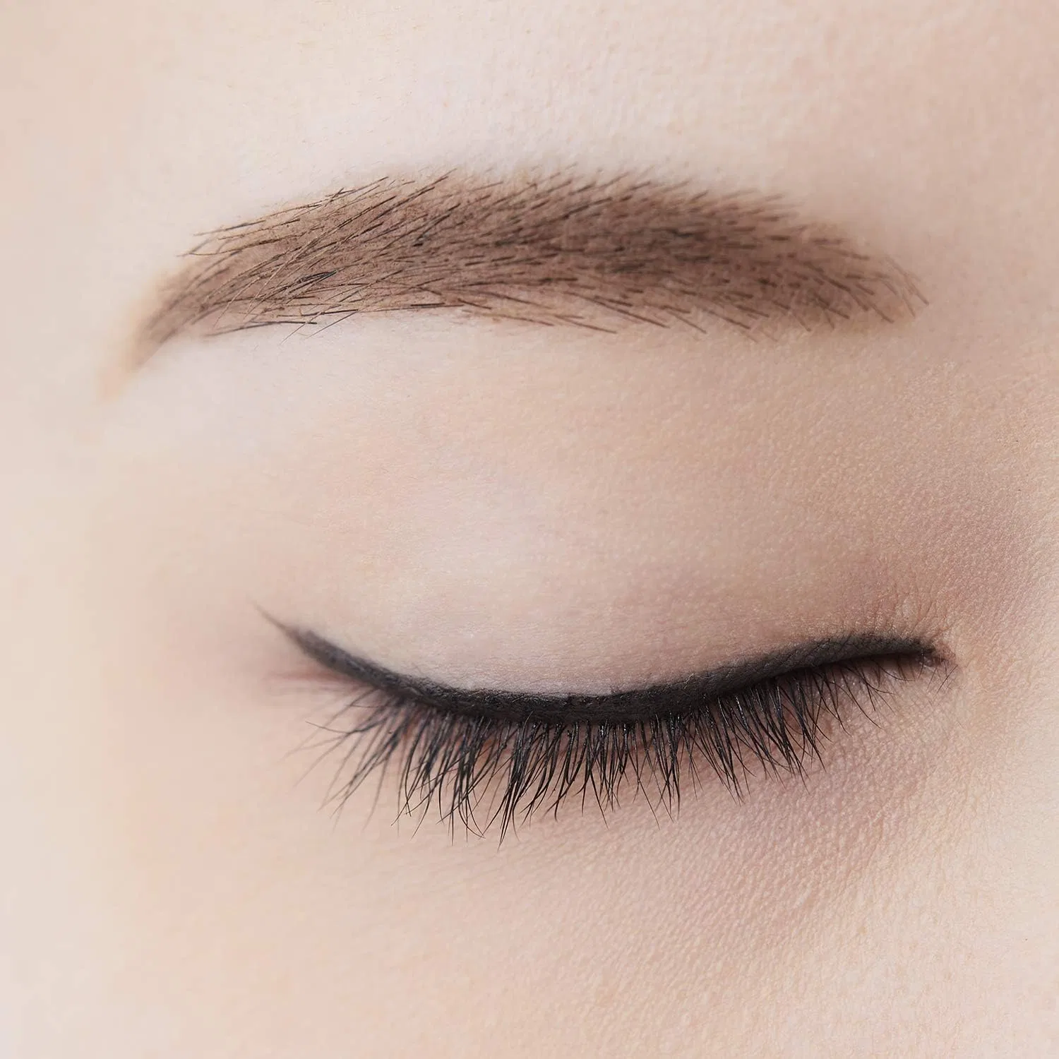 Подводка для глаз Chifure Liquid Eyeliner Brush Pen Type черная 0.5 мл — фото 4