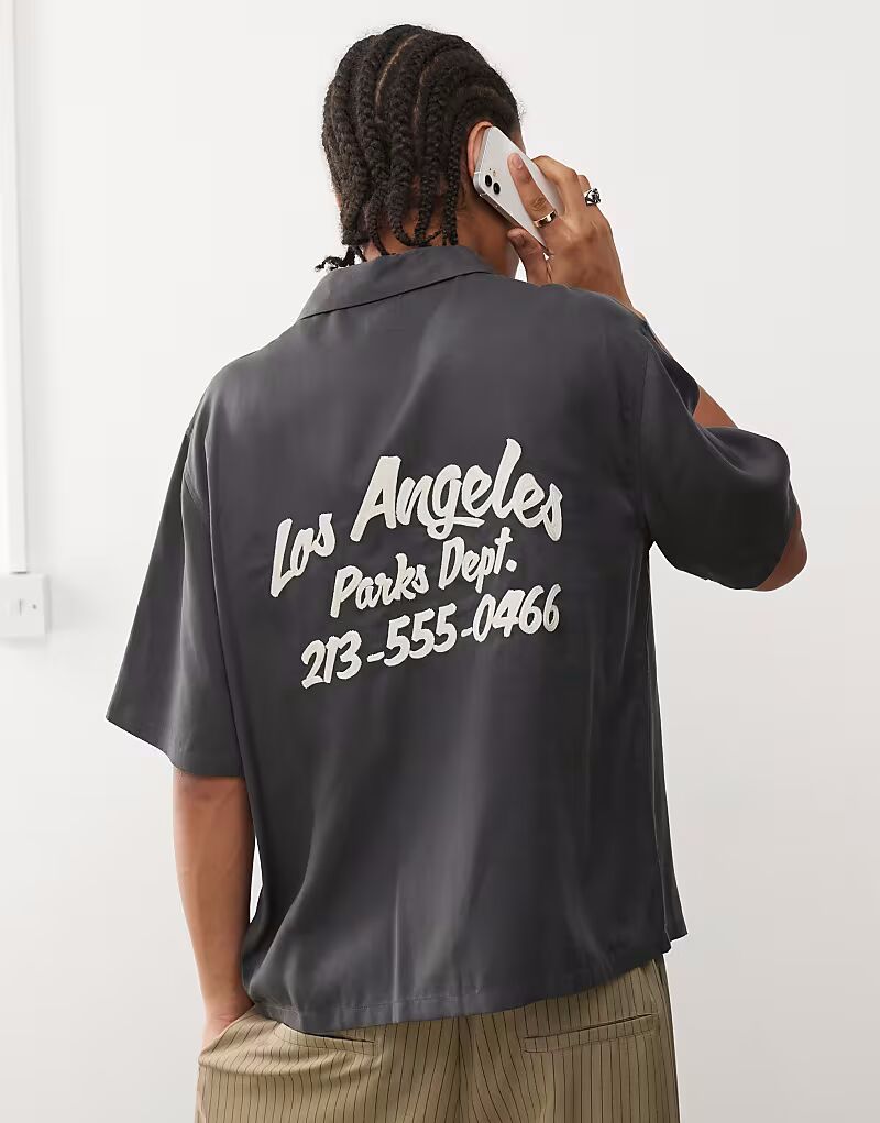 

Футболка Pacsun с короткими рукавами и надписью Los Angeles черного цвета