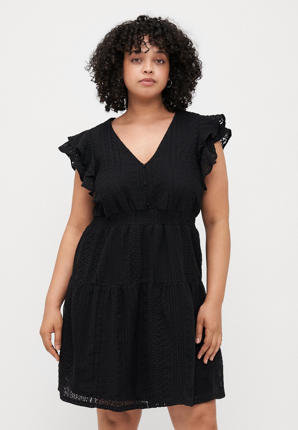 

Повседневное платье VMHONEY V NECK DRESS Vero Moda Curve, черный
