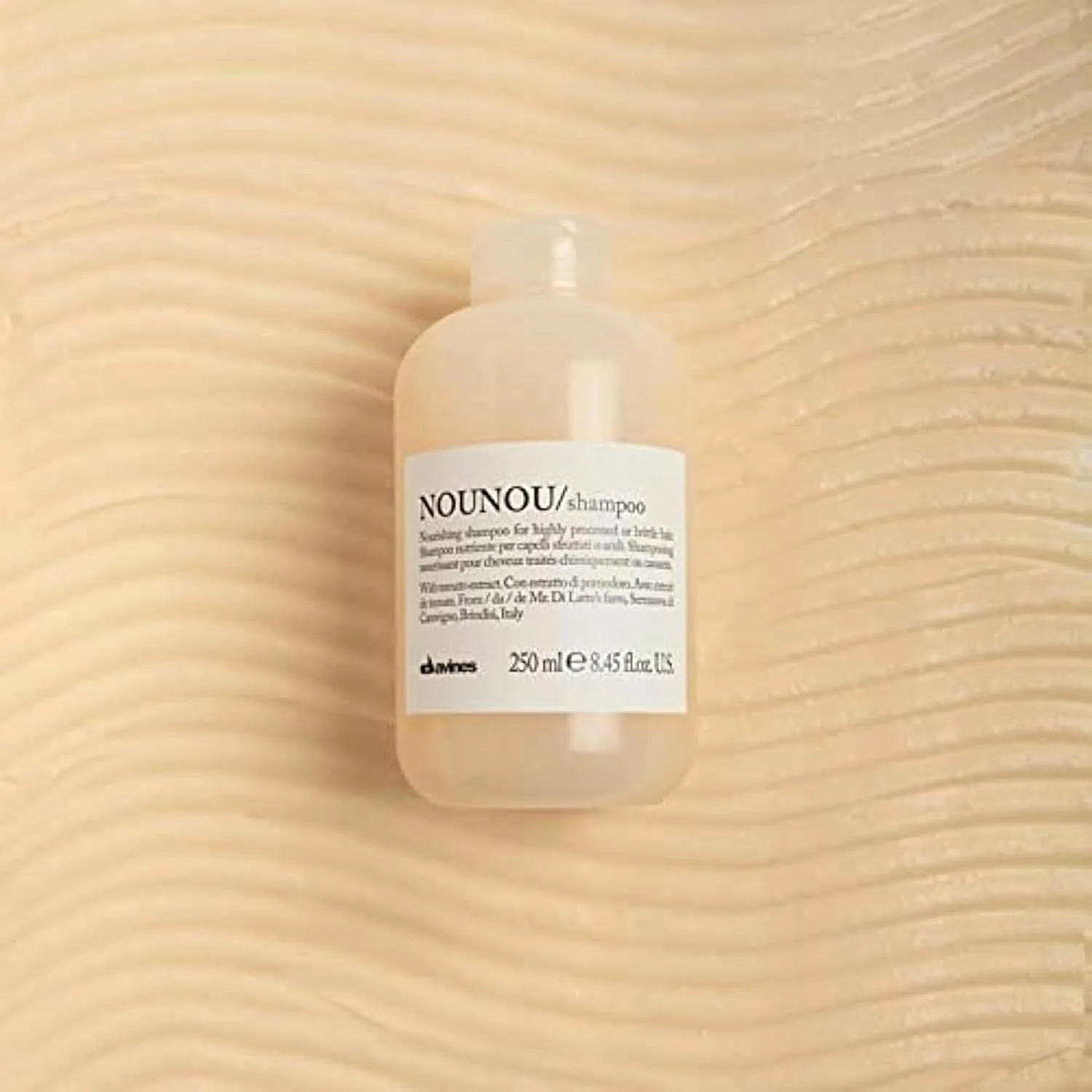 Davines NOUNOU шампунь, увлажняющее мягкое очищение для сильно обработанных, окрашенных, сухих, поврежденных или ломких волос - глубокое питание и восстановление мягкости с экстрактом томата, 250 мл — фото 2