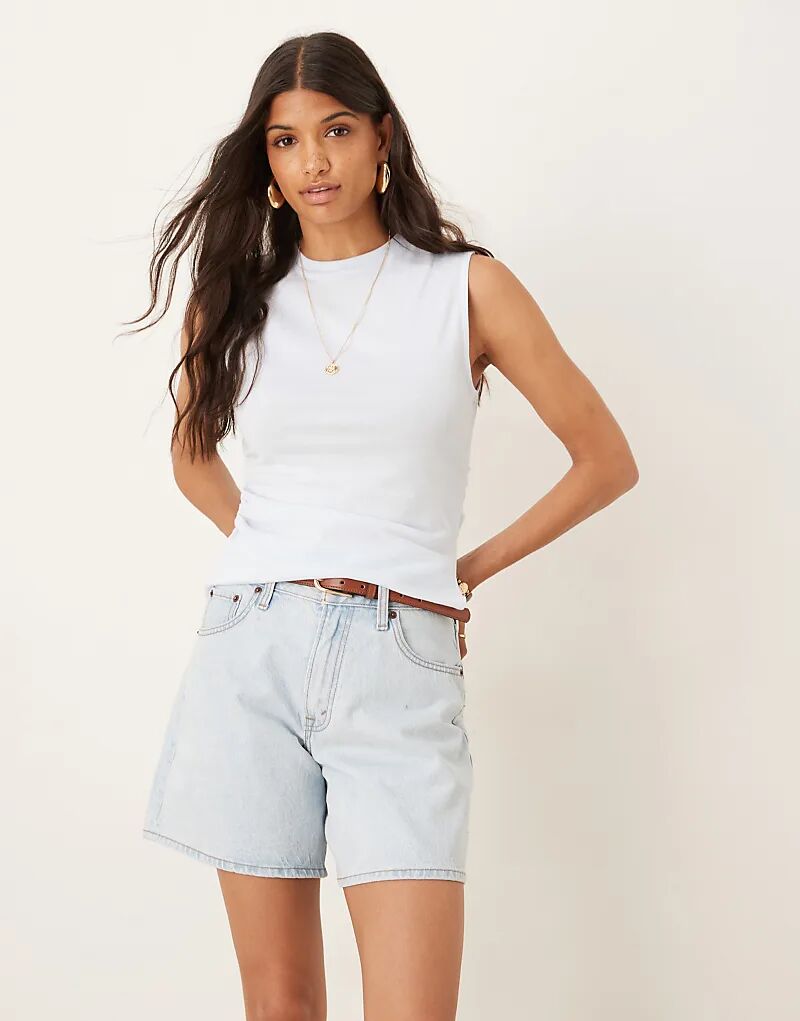 

Майка-борцовка ASOS DESIGN с асимметричным подолом нежно-голубого цвета