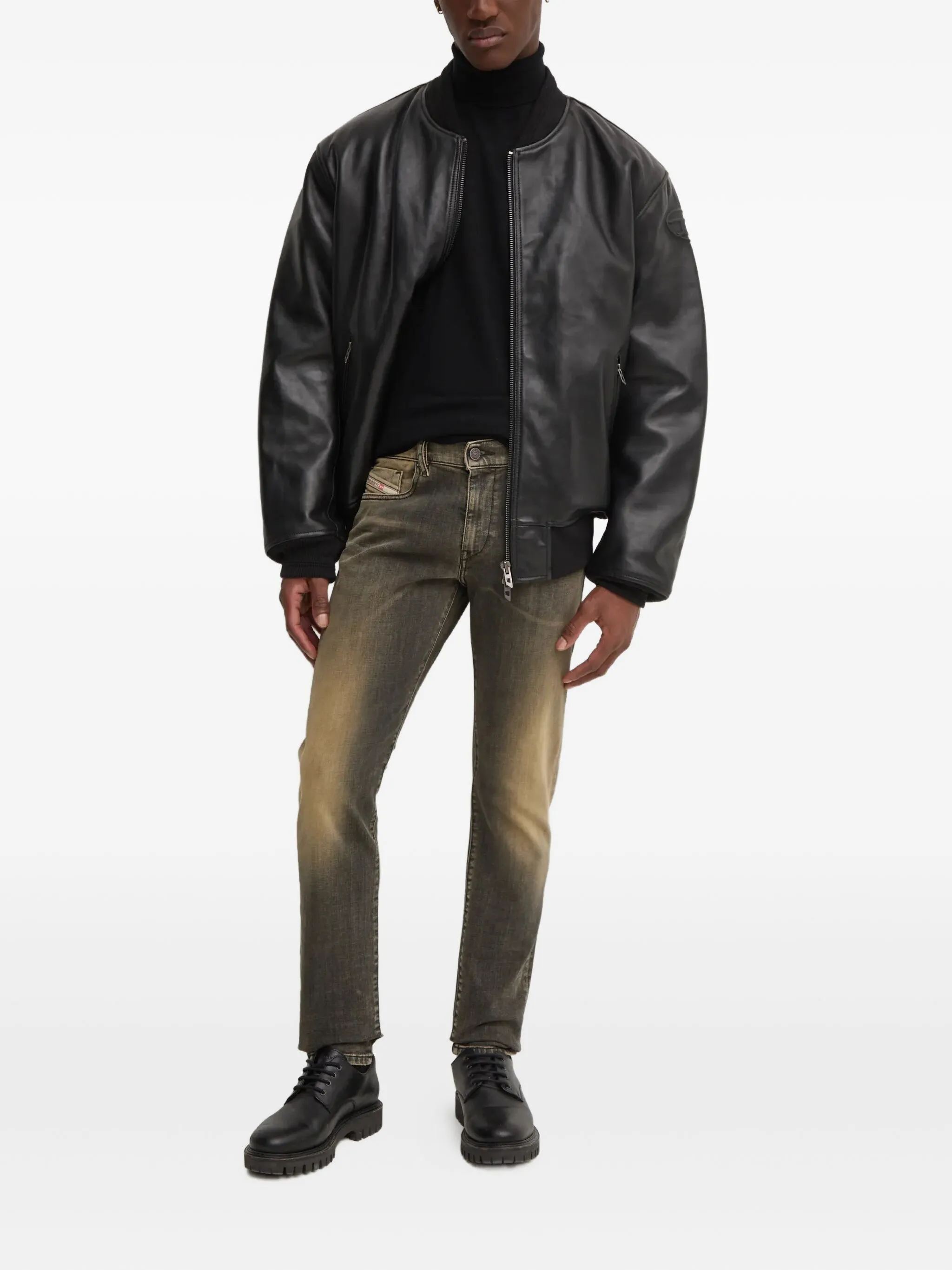 

Джинсы с нашивкой-логотипом Diesel, серый