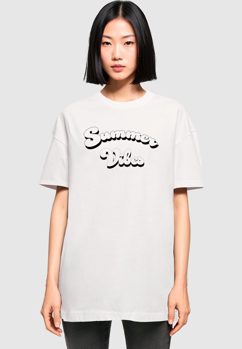 

Футболка с принтом SUMMER VIBES OVERSIZED BOYFRIEND TEE Merchcode, белый