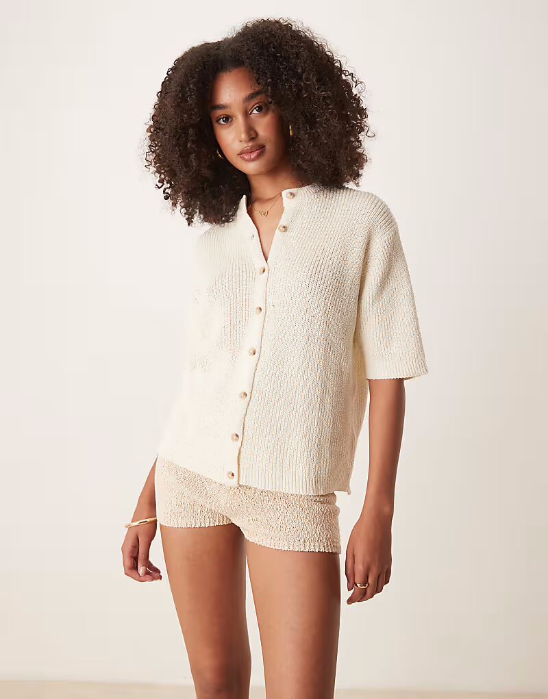 

Кардиган букле с короткими рукавами ASOS DESIGN кремового цвета