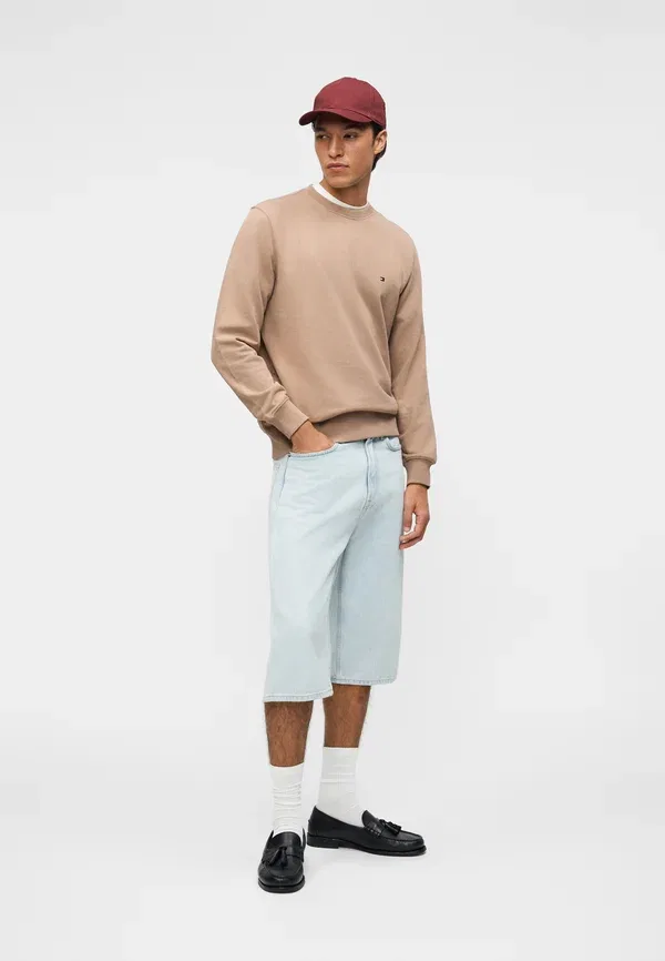 Свитшот Tommy Hilfiger Essential Crew Neck Core, цвет батик хаки — фото 2