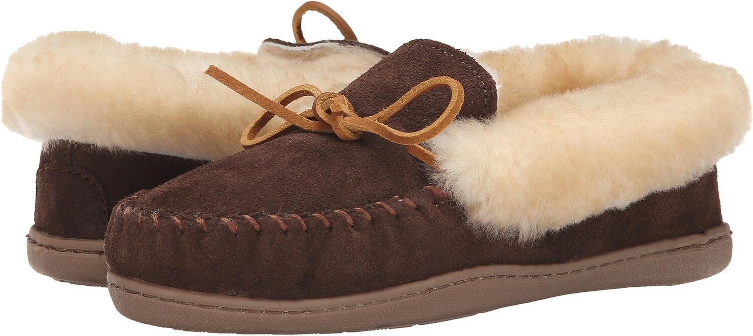 

Тапочки Alpine Sheepskin Moc Minnetonka, цвет Chocolate